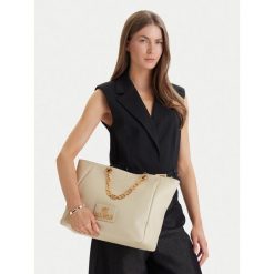 Torebka LOVE MOSCHINO. Brązowe shopper bag Love Moschino, bez wzorów, bez dodatków. Za 669.99 zł.