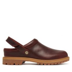 Klapki Timberland. Czerwone klapki Timberland, bez wzorów, bez obcasa, bez zapięcia. Za 749.99 zł.