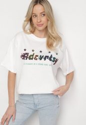 Biały Oversizowy T-shirt z Napisem z Przodu i Gwiazdami na Plecach Ilanlith. Białe t-shirty Born2be, m, bez wzorów, z jeansu, klasyczne, bez kołnierzyka, bez ramiączek. Za 69.99 zł.