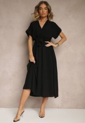 Czarna Rozkloszowana Sukienka z Gumką w Talii i Wiązaniem Sepenira. Czarne sukienki Renee, na co dzień, xs, bez wzorów, z jeansu, eleganckie, bez kołnierzyka, bez ramiączek, maxi, kopertowe. W wyprzedaży za 63.99 zł.