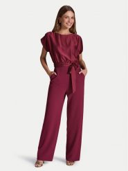 Swing Kombinezon 3AD00400 Bordowy Relaxed Fit. Czerwone sukienki Swing, bez wzorów, z syntetyku, bez kołnierzyka, bez ramiączek. Za 759.99 zł.