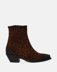 ZAMSZOWE BOTKI Z MOTYWEM ZWIERZĘCYM V018SUBROBB027. Botki Venezia, bez wzorów, ze skóry, bez obcasa, bez zapięcia. Za 759.00 zł.