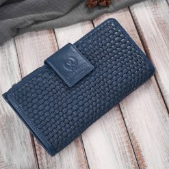 Duży portfel damski granatowy handmade z ochroną RFID Paolo Peruzzi AY-08-DB. Brązowe portfele bez wzorów, ze skóry. Za 89.00 zł.