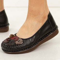 Czarne skórzane półbuty damskie Potocki 15309. Czarne półbuty wsuwane POTOCKI, na jesień, bez wzorów, z jeansu, eleganckie, z okrągłym noskiem, bez obcasa, na płaskiej podeszwie. Za 219.00 zł.