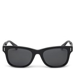 Okulary przeciwsłoneczne Polaroid. Czarne okulary przeciwsłoneczne Polaroid, bez wzorów. Za 199.99 zł.