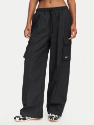 Reebok Spodnie dresowe Zosia RK25704CCW Czarny Regular Fit. Czarne spodnie dresowe Reebok, bez wzorów, z dresówki. Za 199.99 zł.