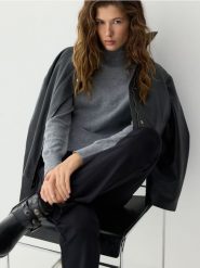 Sweter z wełny merino - szary. Szare swetry Reserved, l, bez wzorów, z wełny, bez ramiączek. Za 229.99 zł.