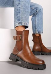 Brązowe Botki Sztyblety na Tłoczonej Podeszwie z Elegancką Klamerką przy Cholewce Vaithora. Brązowe botki Renee, bez wzorów, eleganckie, bez obcasa, na płaskiej podeszwie, bez zapięcia. W wyprzedaży za 97.99 zł.
