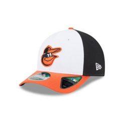 Czapka baseballowa 9forty MLB Baltimore Orioles PLYR REP MC OTC. Białe czapki z daszkiem New Era, bez wzorów, z koronki, klasyczne. Za 174.00 zł.