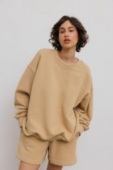 Bluza typu oversize w kolorze BISQUIT - KOS-UNI. Brązowe bluzy Marsala, m, bez wzorów, z bawełny, bez kaptura. Za 349.90 zł.