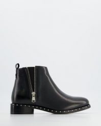 CZARNE BOTKI DORIS2017S BLACK. Czarne botki Venezia, bez wzorów, ze skóry, bez obcasa, bez zapięcia. Za 259.00 zł.
