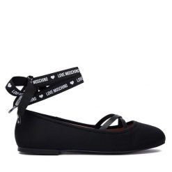 Baleriny LOVE MOSCHINO. Czarne baleriny Love Moschino, bez wzorów, bez obcasa, bez zapięcia. Za 859.99 zł.