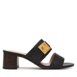 Klapki Coccinelle. Czarne klapki Coccinelle, bez wzorów, bez obcasa, bez zapięcia. Za 949.99 zł.