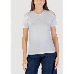 Koszulka crop top Kobieta ONLY ONLALESSIA S/S TEE CS JRS. Brązowe topy ONLY, s, bez wzorów, z bawełny, casualowe, bez kołnierzyka, bez ramiączek. Za 107.05 zł.