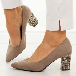 J.Brązowe mix czółenka damskie na słupku Sergio Leone Pb414. Brązowe czółenka Sergio Leone, na jesień, bez wzorów, z jeansu, biznesowe, bez obcasa, na obcasie, bez zapięcia. Za 169.00 zł.