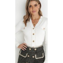 Biały Kardigan Patli. Białe swetry Born2be, s, bez wzorów, eleganckie, bez ramiączek. W wyprzedaży za 103.99 zł.