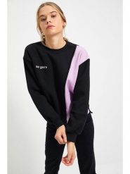 Trendyol Bluza w kolorze lawendowo-czarnym rozmiar: L. Czarne bluzy Trendyol, l, bez wzorów, bez ramiączek, bez kaptura. Za 78.99 zł.