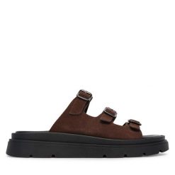 Klapki Tamaris. Brązowe klapki Tamaris, bez wzorów, bez obcasa, bez zapięcia. Za 369.99 zł.