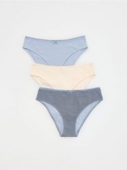 Bawełniane majtki figi 3 pack - jasnoniebieski. Niebieskie figi Reserved, bez wzorów, z bawełny. Za 49.99 zł.