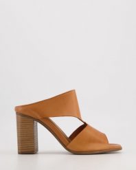 KLAPKI NA SŁUPKU 0028333 COCONUT. Klapki Venezia, bez wzorów, ze skóry, bez obcasa, na słupku, bez zapięcia. Za 269.00 zł.