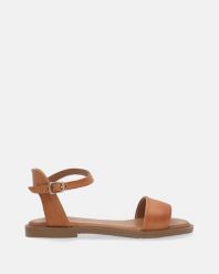 KLASYCZNE BRĄZOWE SANDAŁY H2749 074 TAN. Brązowe sandały Venezia, bez wzorów, ze skóry, klasyczne, bez obcasa, bez zapięcia. Za 289.00 zł.