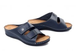 Befado 158D 284 granatowy, klapki damskie. Niebieskie klapki Befado, bez wzorów, ze skóry, bez obcasa, na koturnie, bez zapięcia. Za 119.90 zł.