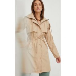 Answear Lab parka damska kolor beżowy przejściowa. Brązowe płaszcze Answear Lab, l, bez wzorów, z kapturem. Za 329.99 zł.