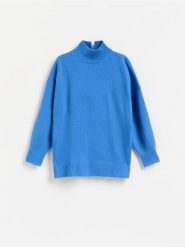 Wełniany sweter ze stójką - niebieski. Niebieskie swetry Reserved, l, bez wzorów, z wełny, bez ramiączek. Za 239.99 zł.