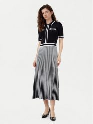 KARL LAGERFELD Sukienka dzianinowa A1W13026 Czarny Regular Fit. Czarne sukienki KARL LAGERFELD, l, bez wzorów, z dzianiny, bez kołnierzyka, bez ramiączek. Za 819.99 zł.