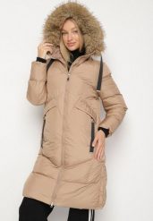 Ciemnobeżowa Pikowana Kurtka z Kapturem z Futrem i Ozdobnymi Taśmami Lendria. Brązowe kurtki Born2be, na zimę, l, bez wzorów, z jeansu, z kapturem. Za 199.99 zł.
