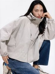 Kurtka oversize z kapturem - jasnoszary. Szare kurtki Reserved, l, bez wzorów, z tkaniny, z kapturem. Za 199.99 zł.