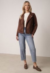 Niebieskie Jeansy z Bawełną o Kroju Mom Fit z Wysokim Stanem Kallis. Niebieskie jeansy Born2be, l, bez wzorów, z bawełny, klasyczne, z podwyższonym stanem. Za 109.99 zł.