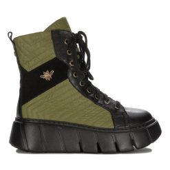 Botki Maciejka. Czarne botki Maciejka, bez wzorów, bez obcasa, na płaskiej podeszwie, bez zapięcia. Za 339.99 zł.