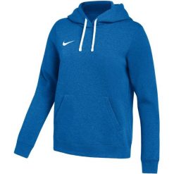 Damska bluza z kapturem Nike Park 26 Fleece, miękki polar, regular fit. Niebieskie bluzy z kapturem Nike, bez wzorów, z bawełny, z kapturem. Za 186.99 zł.