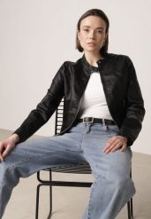 Czarna Gładka Kurtka Ramoneska o Taliowanym Kroju Tessalin. Czarne kurtki Born2be, s, bez wzorów, z jeansu, bez kaptura. Za 119.99 zł.