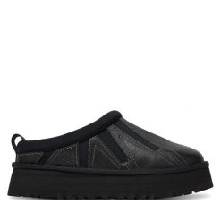 Kapcie Ugg. Czarne kapcie UGG, bez wzorów. Za 669.99 zł.
