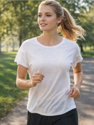 Jednolita koszulka z krókim rękawem - biały. Białe t-shirty sportowe Sinsay, l, bez wzorów, bez ramiączek. Za 25.99 zł.