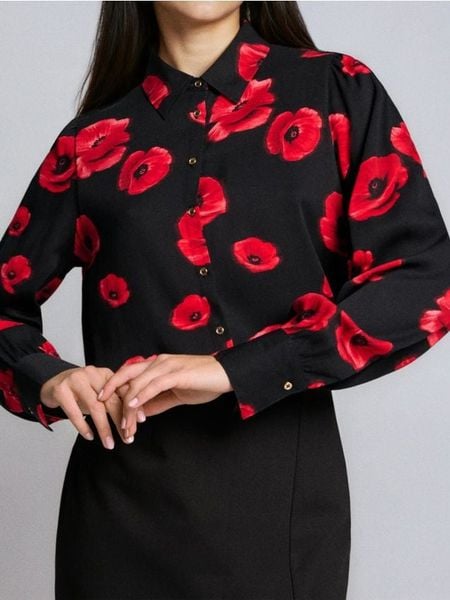 Koszula z wiskozy - czarny. Czarne koszule Sinsay, l, bez wzorów, z wiskozy, bez kołnierzyka, bez ramiączek. Za 39.99 zł.