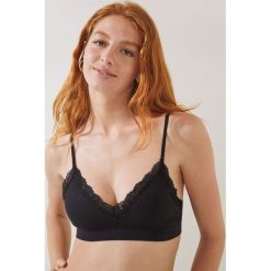 Women'secret biustonosz kolor czarny gładki. Czarne biustonosze women'secret, bez wzorów, z koronki. Za 119.99 zł.