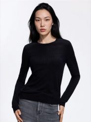Sweter z wełną i modalem - czarny. Czarne swetry Reserved, l, bez wzorów, z dzianiny, bez ramiączek. Za 119.99 zł.
