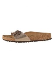 Birkenstock Klapki w kolorze złotym rozmiar: 37. Żółte klapki Birkenstock, bez wzorów, klasyczne, z otwartym noskiem, bez obcasa, bez zapięcia. Za 319.95 zł.