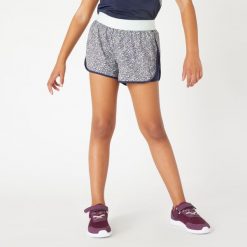 Spodenki dziecięce Domyos 2w1. Niebieskie szorty DOMYOS, bez wzorów, z elastanu, sportowe. W wyprzedaży za 24.99 zł.