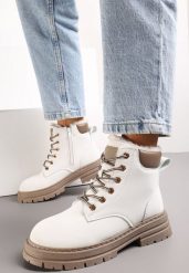 Białe Traperki Mocno Ocieplone Sztucznym Futerkiem Janeka. Białe traperki Renee, bez wzorów, z jeansu, bez obcasa, na płaskiej podeszwie, bez zapięcia. Za 79.99 zł.