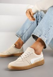 Beżowe Casualowe Sneakersy Typu Kultowe Tenisówki Ablerri. Brązowe trampki Renee, bez wzorów, klasyczne, bez zapięcia. W wyprzedaży za 75.99 zł.