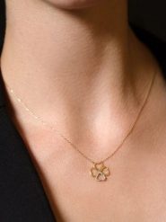 Maison héritage PARIS Złoty naszyjnik "Roselani" z diamentami - dł. 42 cm rozmiar: onesize. Żółte naszyjniki maison héritage PARIS, z materiału, z diamentem, złote. Za 1,043.99 zł.