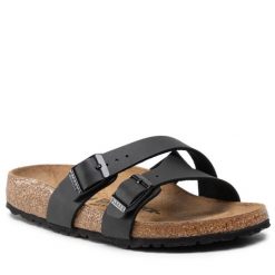 Klapki Birkenstock. Czarne klapki Birkenstock, bez wzorów, bez obcasa, bez zapięcia. Za 399.99 zł.