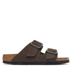 Klapki Birkenstock. Brązowe klapki Birkenstock, bez wzorów, bez obcasa, bez zapięcia. Za 674.99 zł.