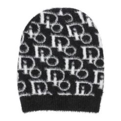 Czarna Elegancka Czapka Alpaka Damska Armodo. Czarne czapki zimowe Armodo, bez wzorów, z materiału, eleganckie. Za 49.99 zł.