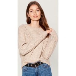 Sweter z ażurowym wzorem - Beżowy. Swetry marki Mohito. Za 69.99 zł.