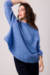 Sweter Oversize z Nietoperzowym Rękawem - Lazurowy. Niebieskie swetry MOE, uniwersalny, bez wzorów, z materiału, bez ramiączek. Za 201.90 zł.